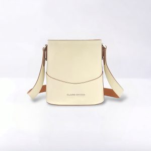 Elfenbeinfarbene Beuteltasche