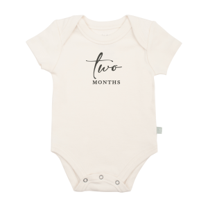 Body mit Aufdruck „Two Months Milestone“ in Anthrazit